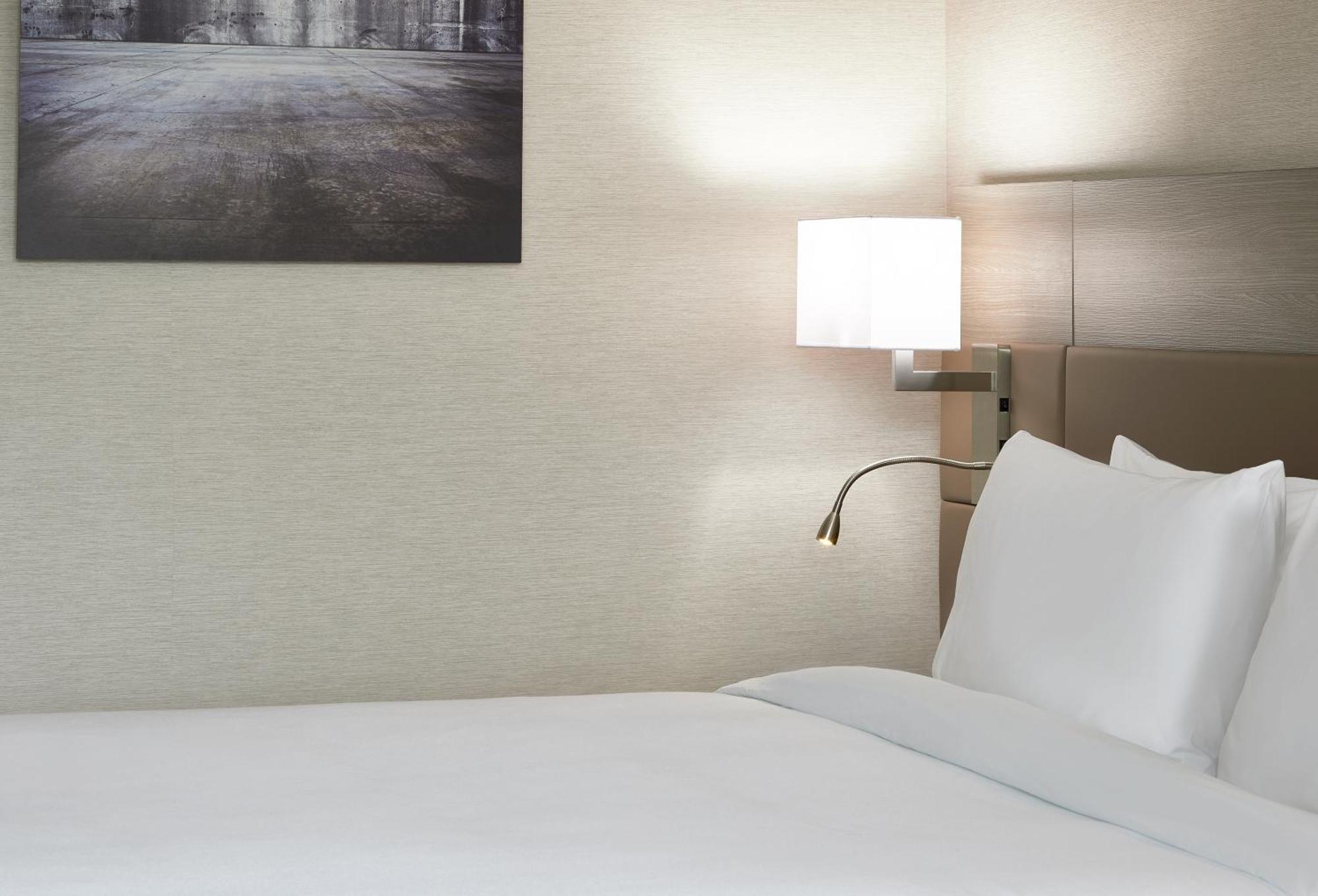 Ac Hotel By Marriott Cleveland Beachwood Bagian luar foto